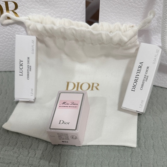 Dior White and Gold Mini Gift Bag Set - Picture 3 of 6